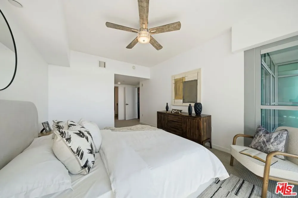 13650 Marina Pointe Drive #1603 Marina del Rey, CA 90292