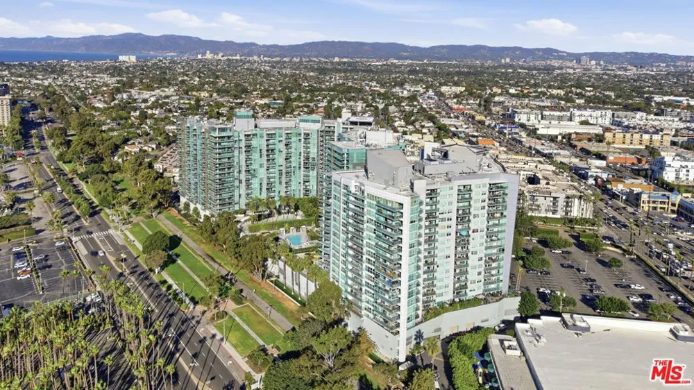 13650 Marina Pointe Drive #1603 Marina del Rey, CA 90292