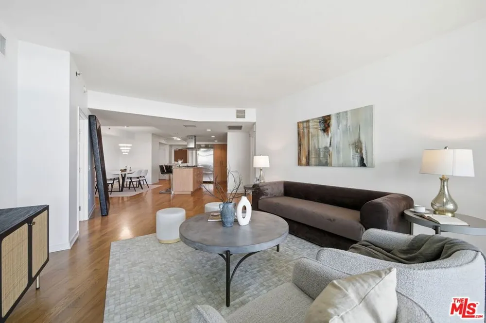 13650 Marina Pointe Drive #1603 Marina del Rey, CA 90292