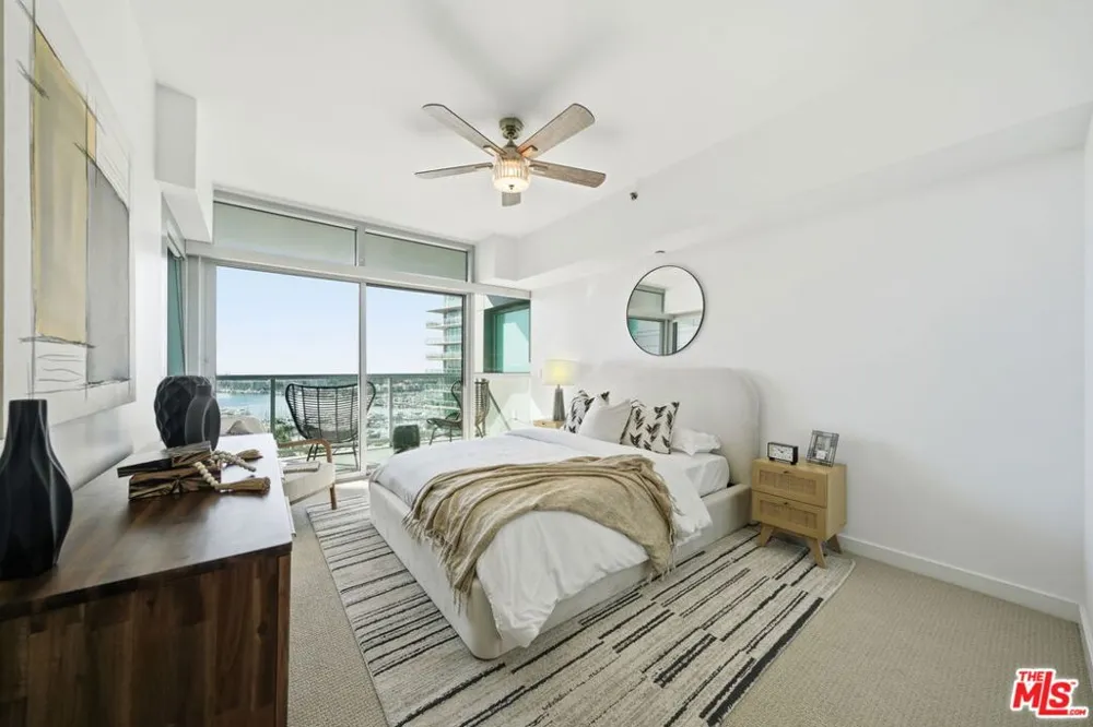 13650 Marina Pointe Drive #1603 Marina del Rey, CA 90292
