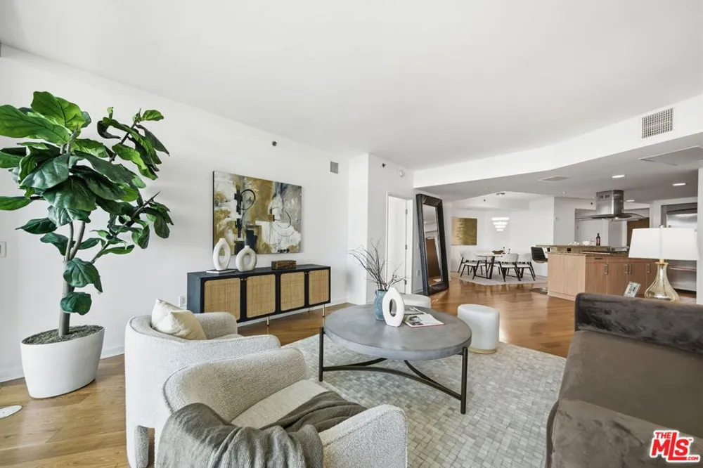 13650 Marina Pointe Drive #1603 Marina del Rey, CA 90292