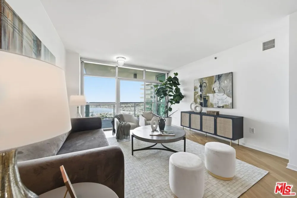 13650 Marina Pointe Drive #1603 Marina del Rey, CA 90292