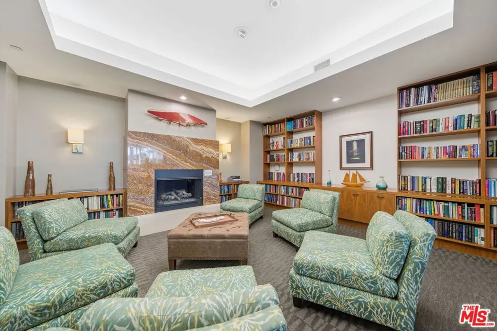 13650 Marina Pointe Drive #1603 Marina del Rey, CA 90292