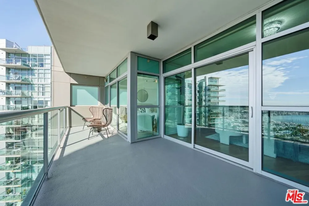 13650 Marina Pointe Drive #1603 Marina del Rey, CA 90292