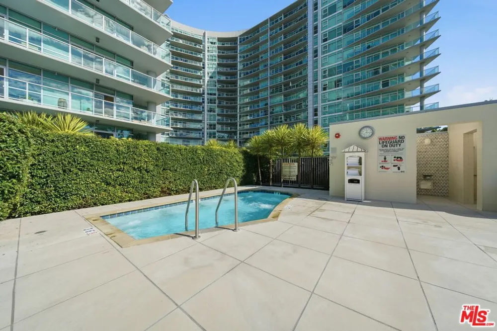 13650 Marina Pointe Drive #1603 Marina del Rey, CA 90292