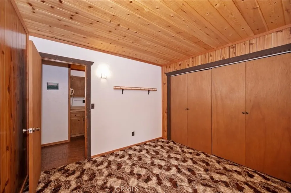 753 Vista Sugarloaf, CA 92386