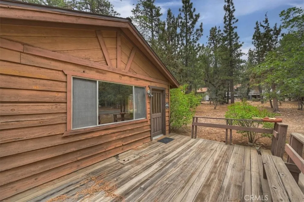 753 Vista Sugarloaf, CA 92386