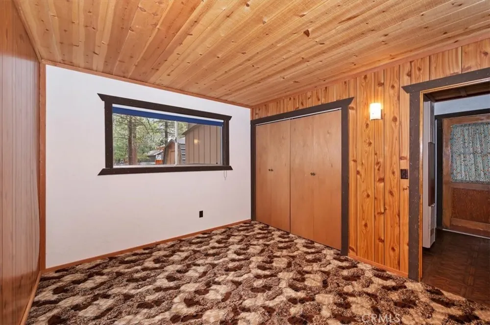 753 Vista Sugarloaf, CA 92386