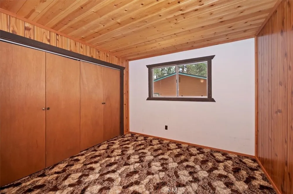 753 Vista Sugarloaf, CA 92386