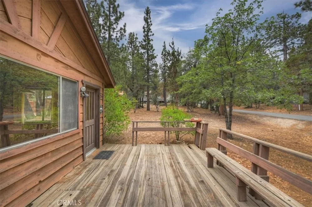 753 Vista Sugarloaf, CA 92386