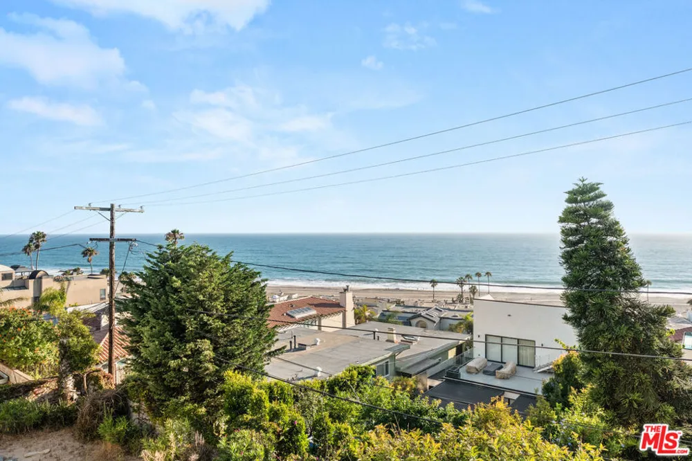 7203 Rindge Avenue Los Angeles, CA 90293