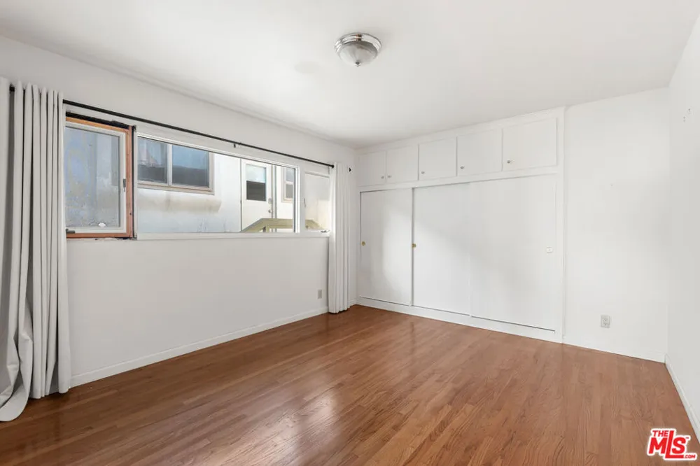 7203 Rindge Avenue Los Angeles, CA 90293