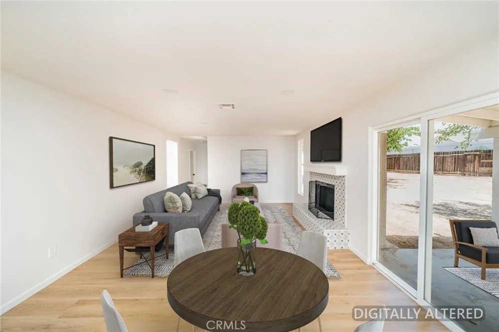 13913 Cronese Road Apple Valley, CA 92307