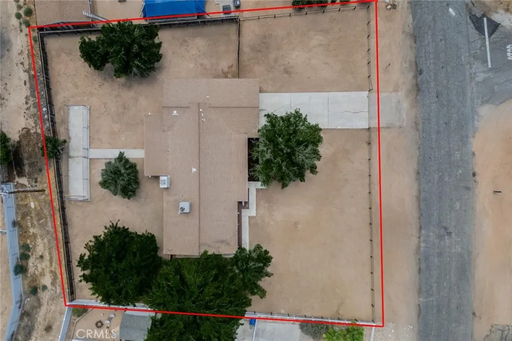 13913 Cronese Road Apple Valley, CA 92307