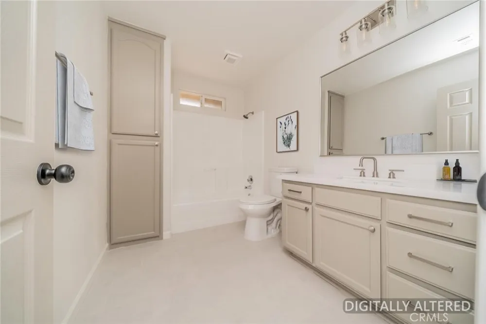 13913 Cronese Road Apple Valley, CA 92307