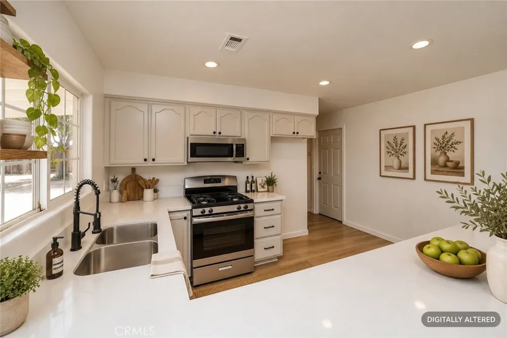 13913 Cronese Road Apple Valley, CA 92307