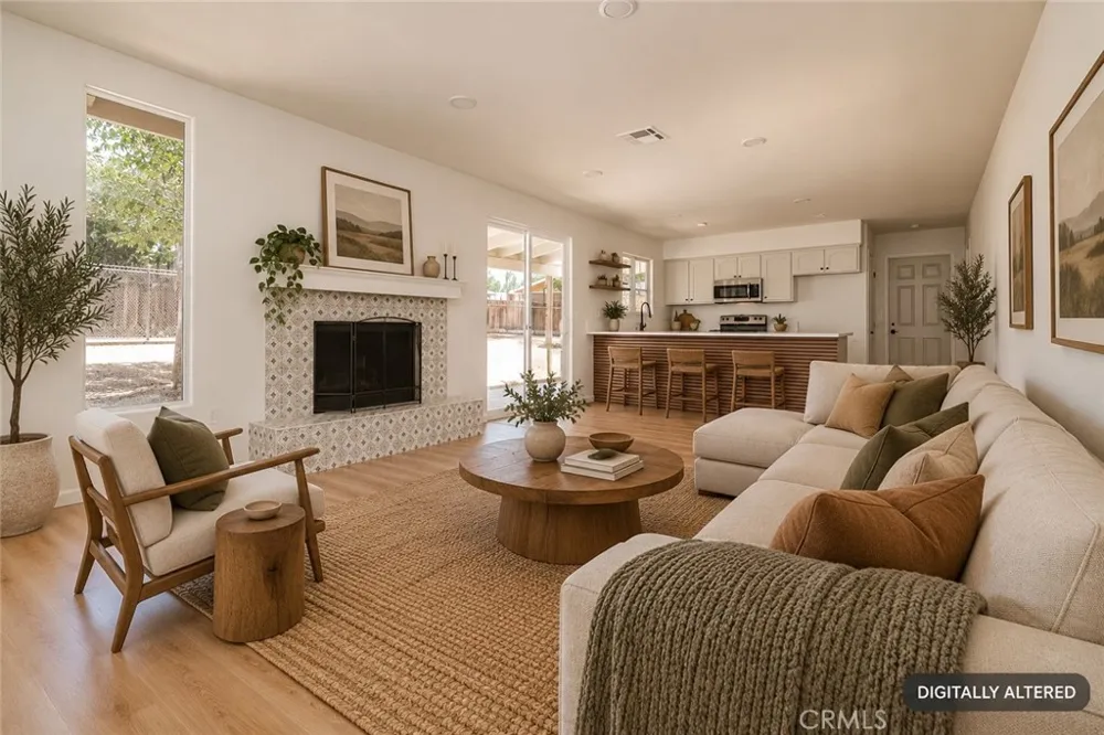 13913 Cronese Road Apple Valley, CA 92307