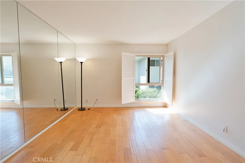 4644 Park Granada #167 Calabasas, CA 91302