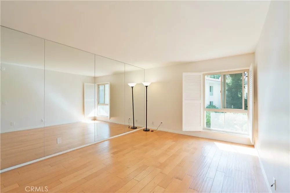 4644 Park Granada #167 Calabasas, CA 91302