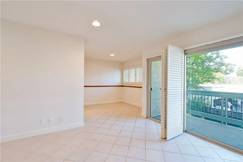 4644 Park Granada #167 Calabasas, CA 91302