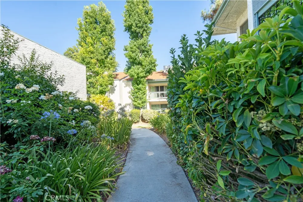 4644 Park Granada #167 Calabasas, CA 91302