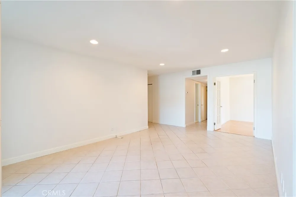 4644 Park Granada #167 Calabasas, CA 91302
