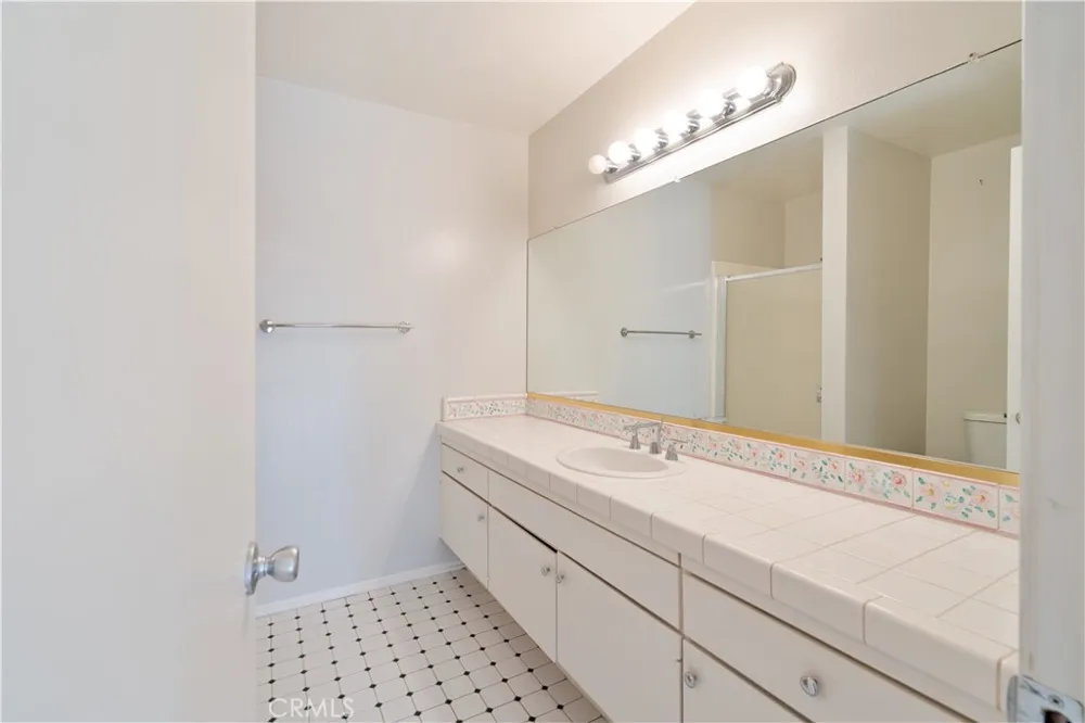 4644 Park Granada #167 Calabasas, CA 91302