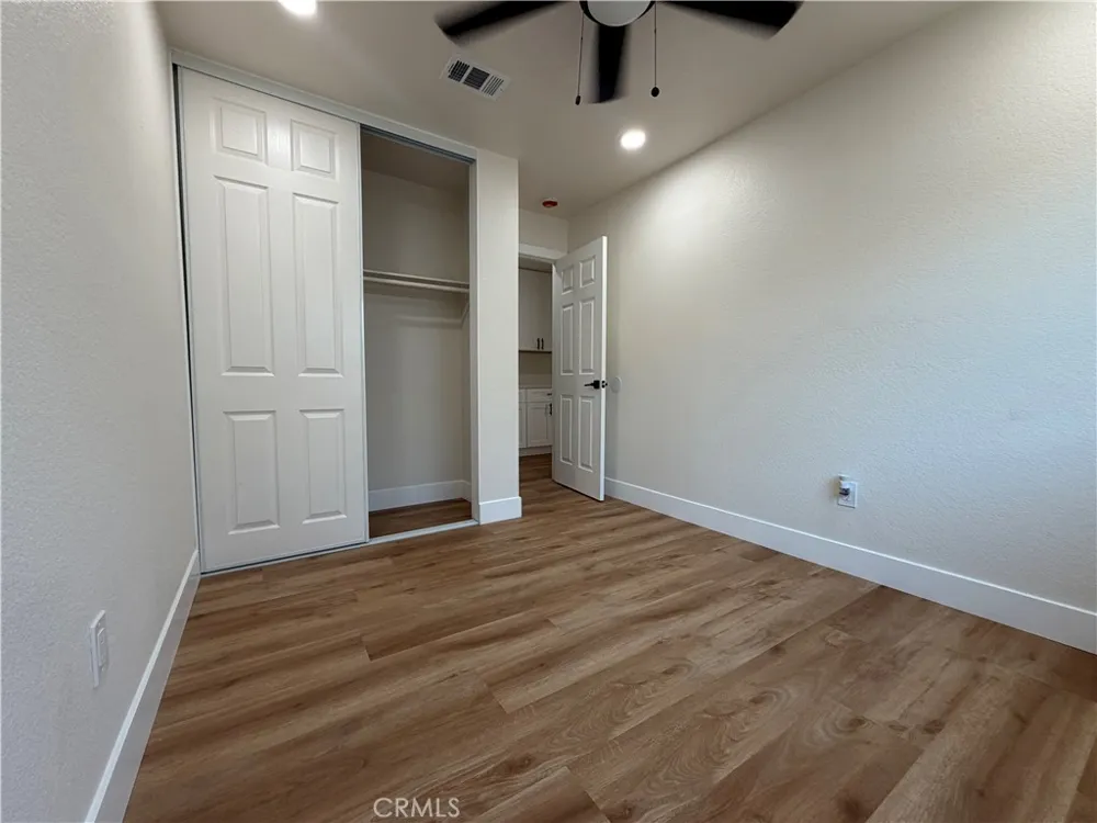 2127 Valleywood Colton, CA 92324