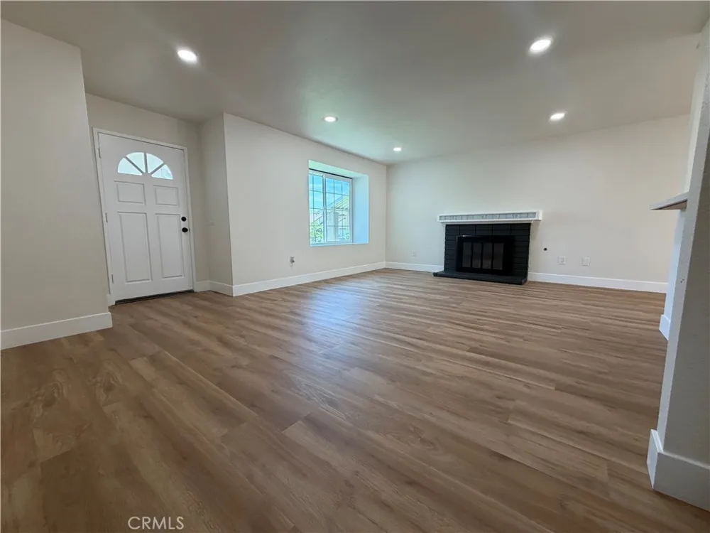 2127 Valleywood Colton, CA 92324