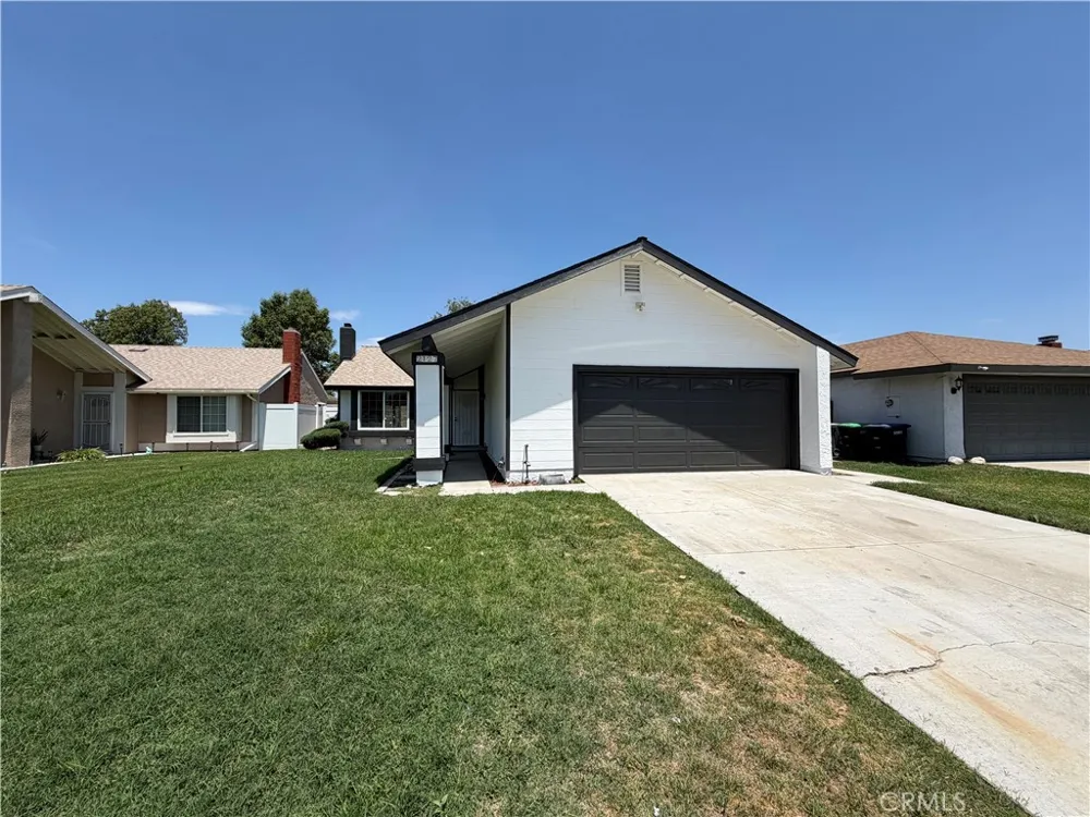 2127 Valleywood Colton, CA 92324