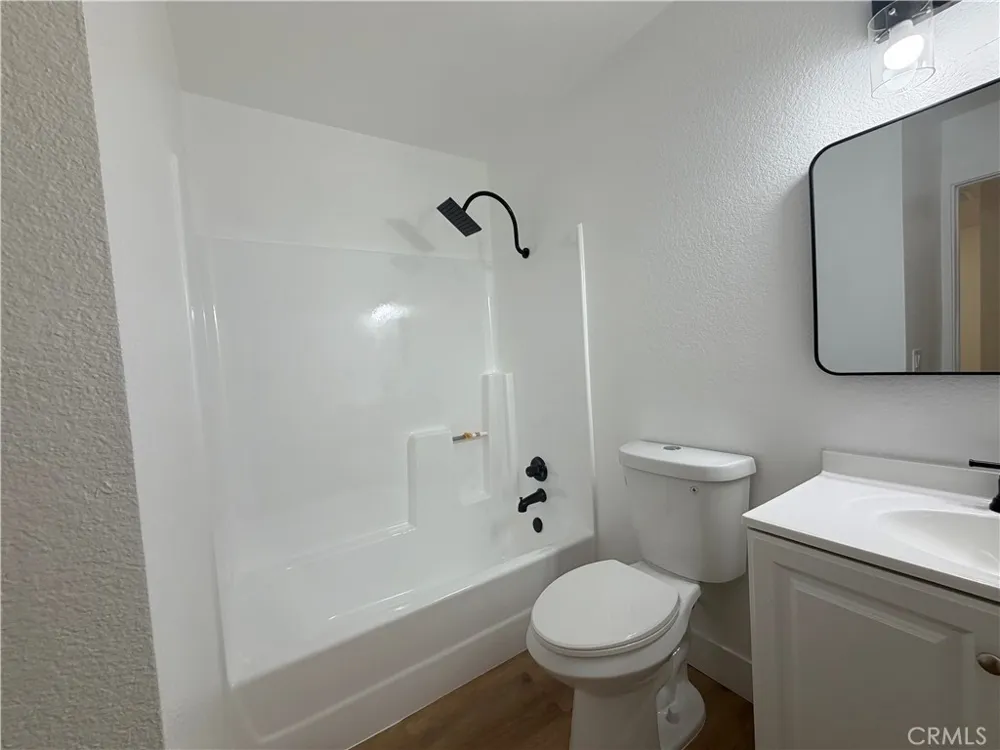 2127 Valleywood Colton, CA 92324