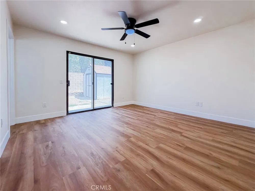 2127 Valleywood Colton, CA 92324