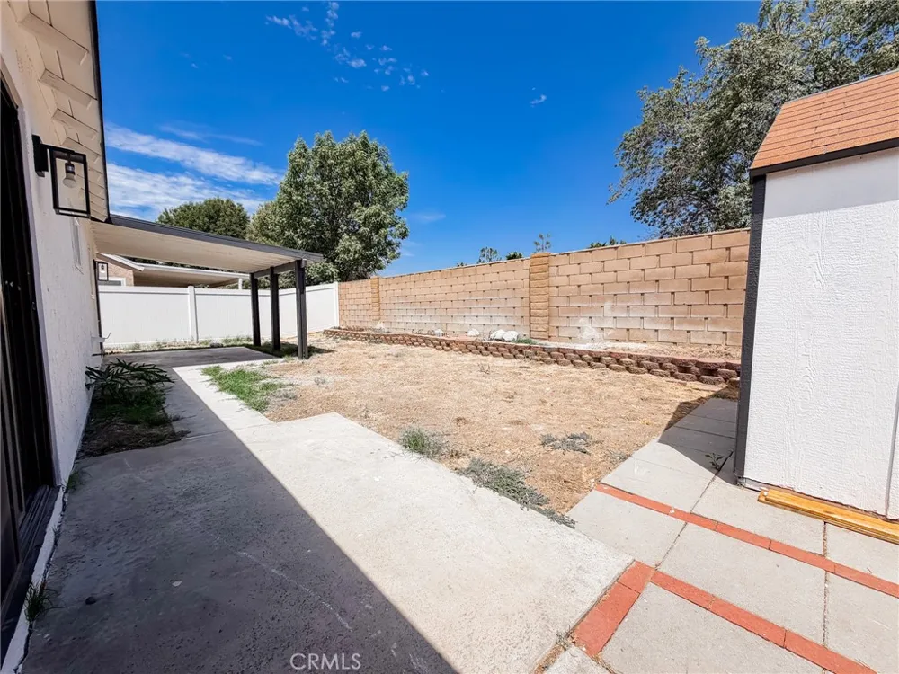2127 Valleywood Colton, CA 92324