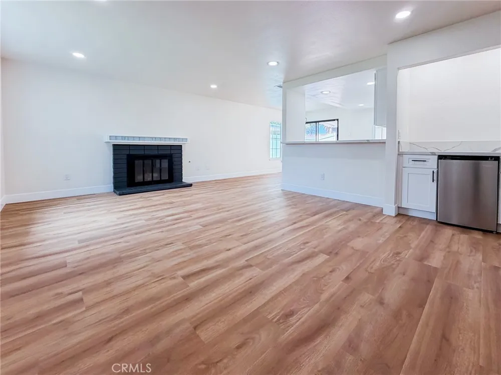 2127 Valleywood Colton, CA 92324