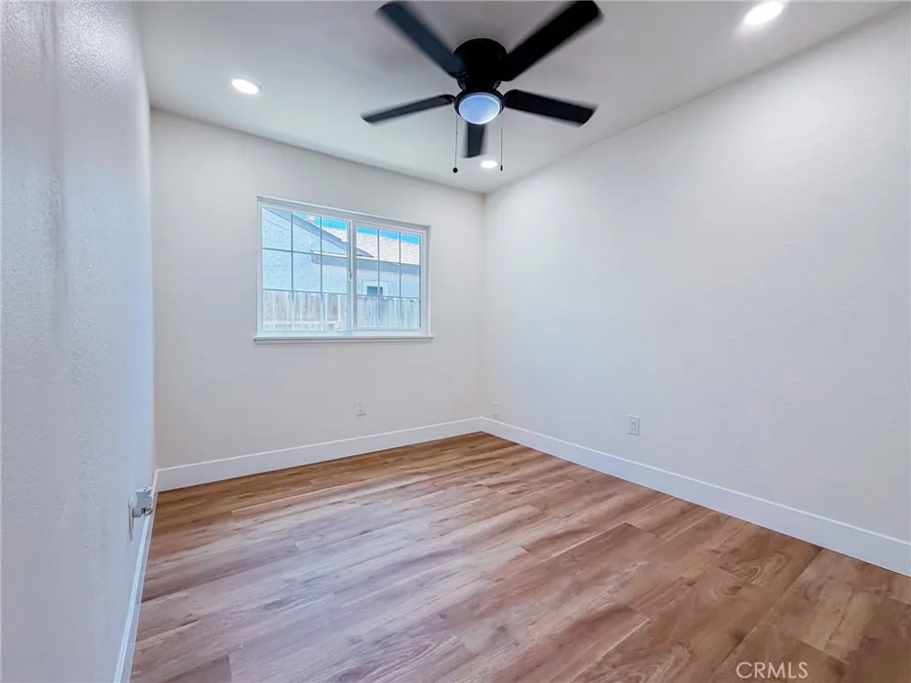 2127 Valleywood Colton, CA 92324