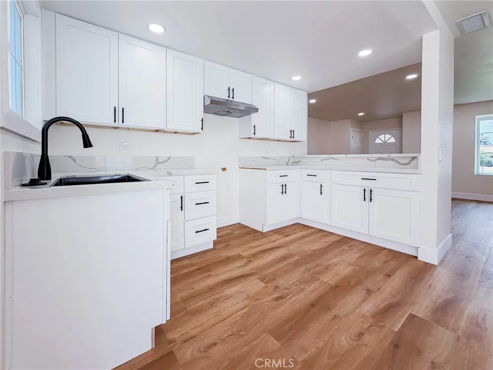 2127 Valleywood Colton, CA 92324