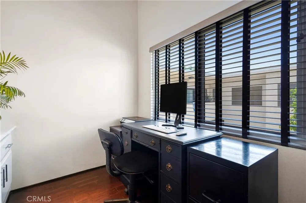 5805 Whitsett Avenue #211 Valley Village, CA 91607