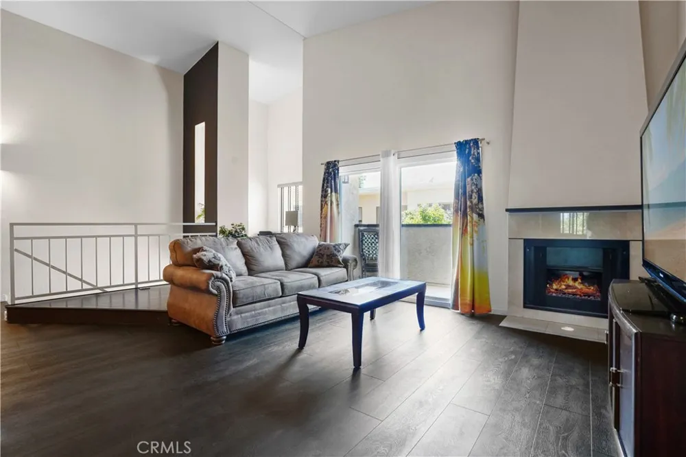 5805 Whitsett Avenue #211 Valley Village, CA 91607