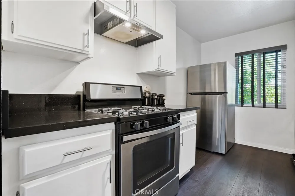 5805 Whitsett Avenue #211 Valley Village, CA 91607