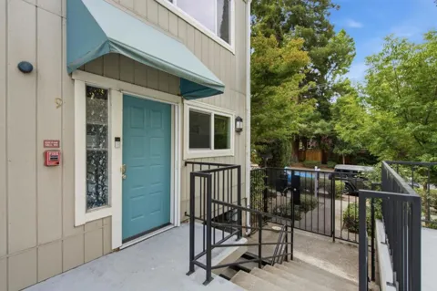 165 E Okeefe Street #9