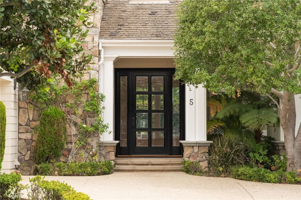 5 Thunderbird Newport Beach, CA 92660