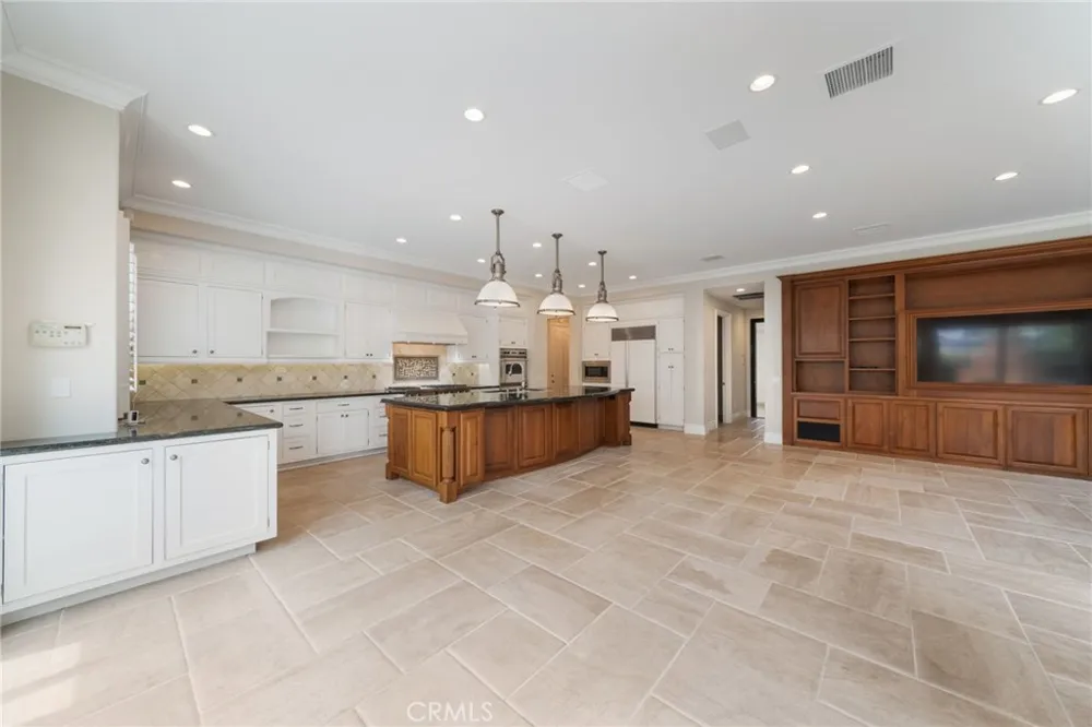 5 Thunderbird Newport Beach, CA 92660