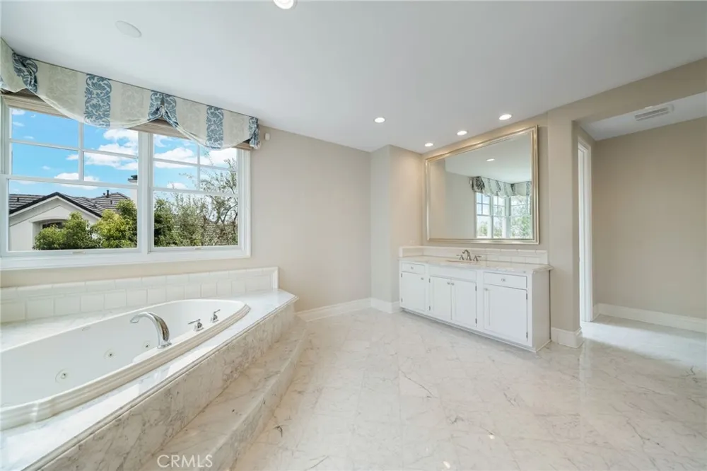 5 Thunderbird Newport Beach, CA 92660