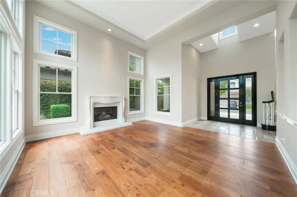 5 Thunderbird Newport Beach, CA 92660