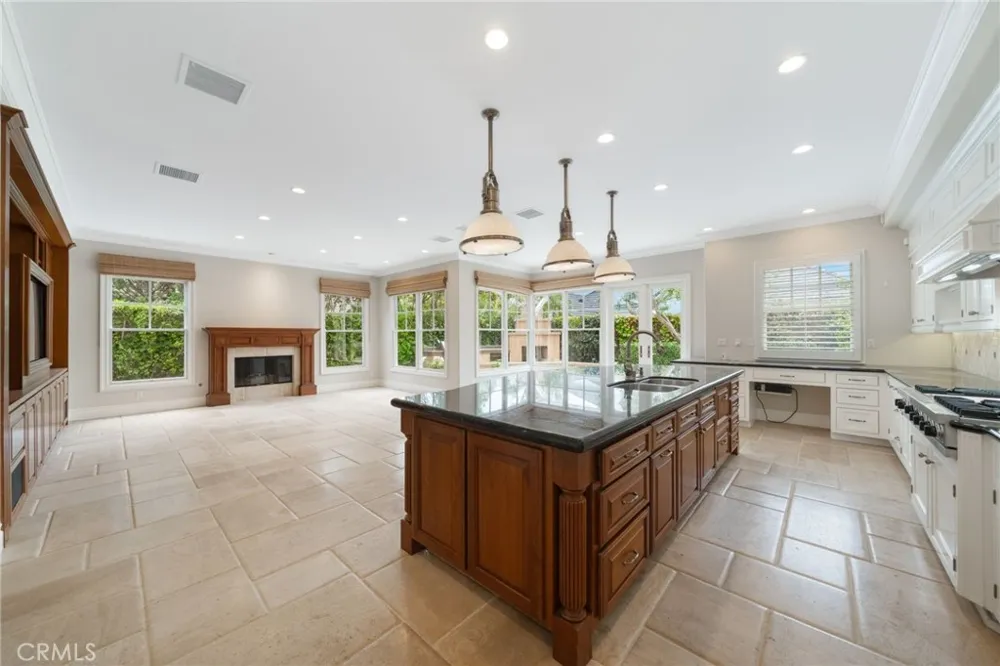 5 Thunderbird Newport Beach, CA 92660