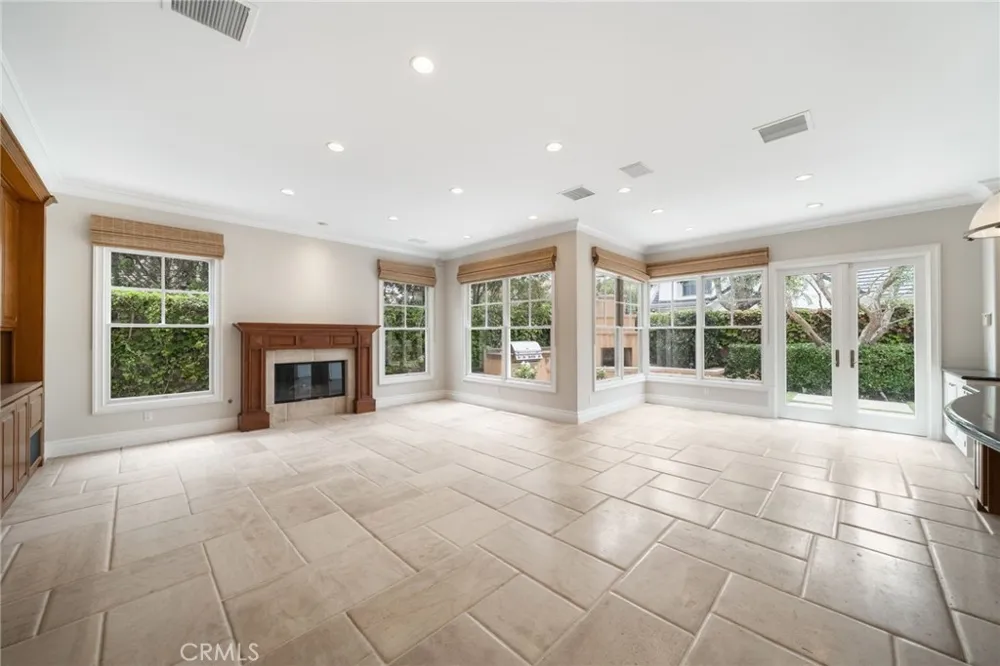 5 Thunderbird Newport Beach, CA 92660