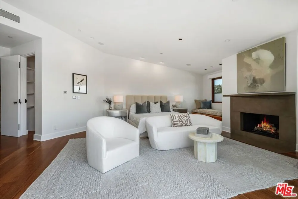 1535 Umeo Road Los Angeles, CA 90272