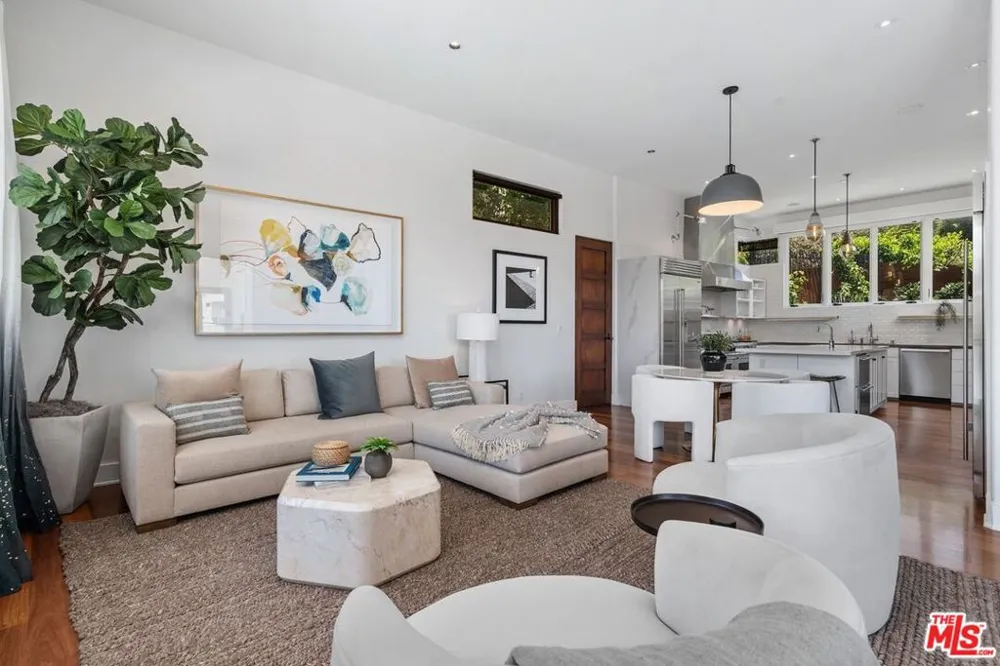 1535 Umeo Road Los Angeles, CA 90272