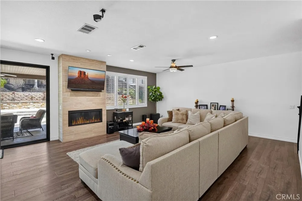12330 Columbia Eastvale, CA 91752