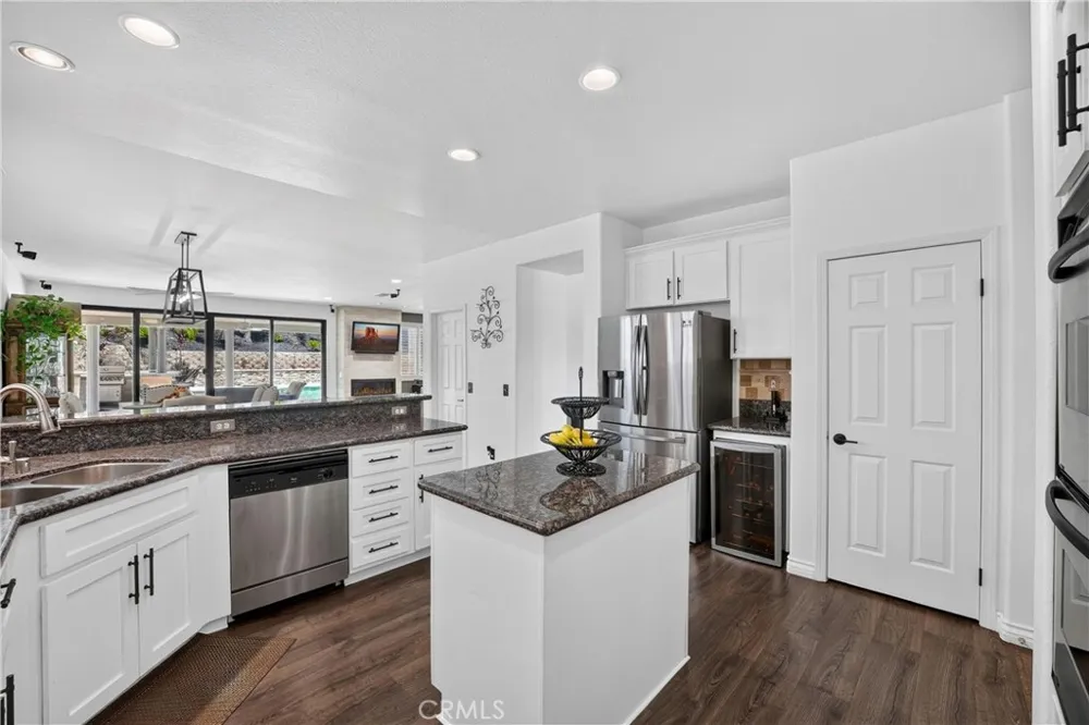 12330 Columbia Eastvale, CA 91752